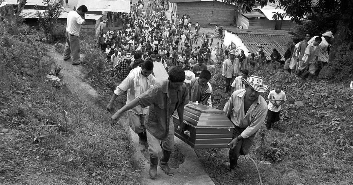 Víctimas de la masacre de San José de Apartadó. Foto: Jesús Abad Colorado