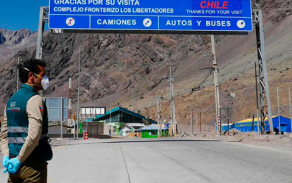 Chile ordenó el cierre de su frontera con Bolivia debido a un brote de COVID