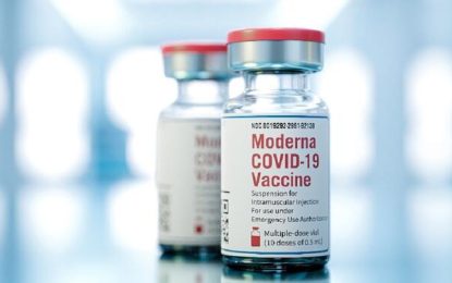 La FDA autorizó a Moderna para el uso de emergencia de vacuna covid en niños de 6 meses o más
