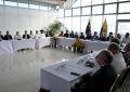 Gobierno Petro y el ELN invitan a campesinos a las negociaciones de paz en Caracas
