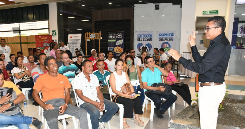 More than a hundred people attended at the Comfacesar Labor Inclusion Fair
