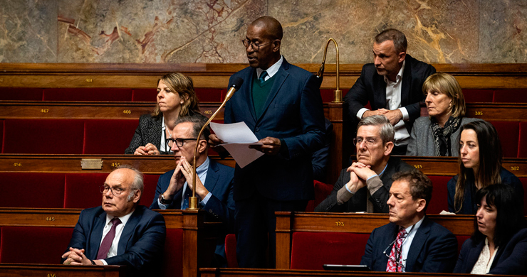 Francia abole el Código Negro, que consideraba los esclavos como propiedad