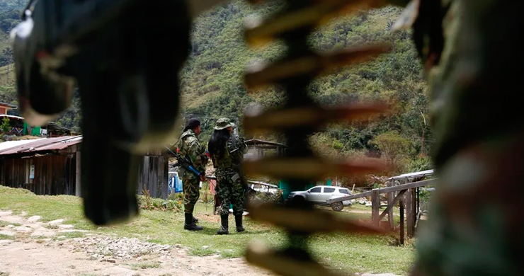 Al menos 48 muertos en enfrentamientos entre dos disidencias de las FARC en Colombia