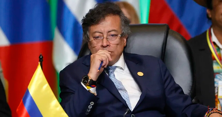 Petro dice que las armas que matan a civiles en el suroeste de Colombia llegan desde Ecuador