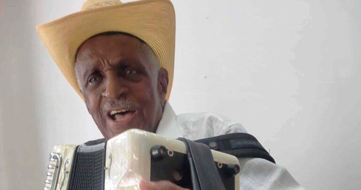 Rey Vallenato Nafer Durán permanece en UCI por complicaciones cardíacas