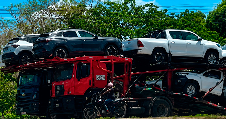 Hombres armados roban dos ‘niñeras’ cargadas con camionetas Toyota