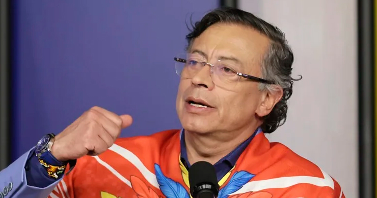 Expresidente Petro pide permiso al Senado para salir del país durante el próximo año